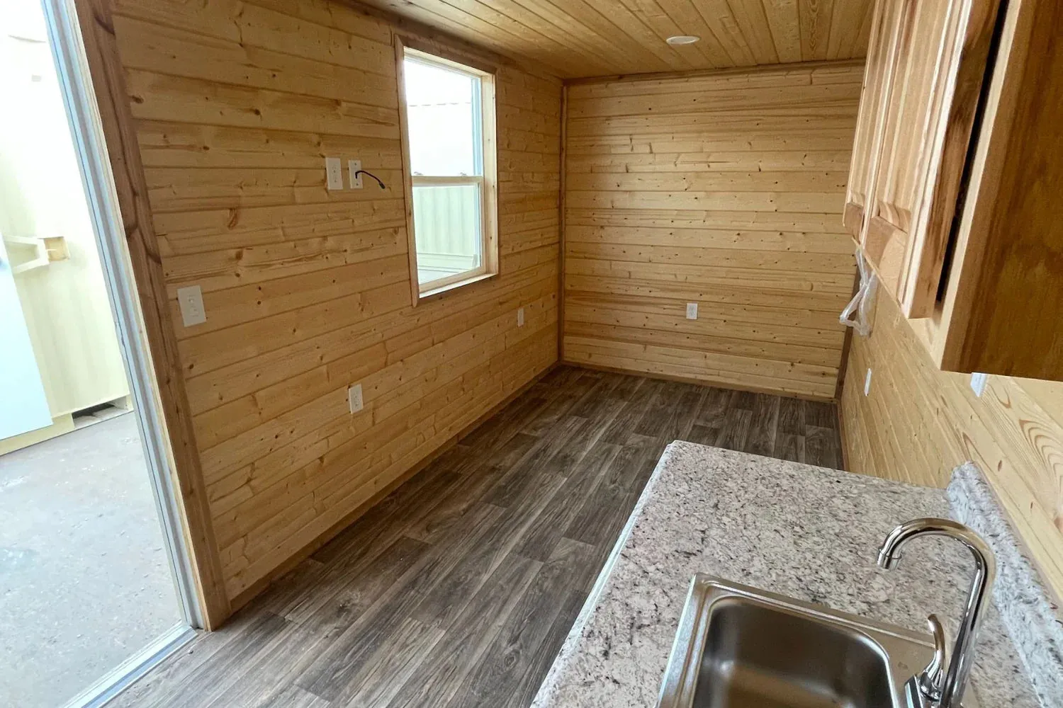 20ft Retreat Cabin Shipping Container (20STRCBN) — photo 3 of 8