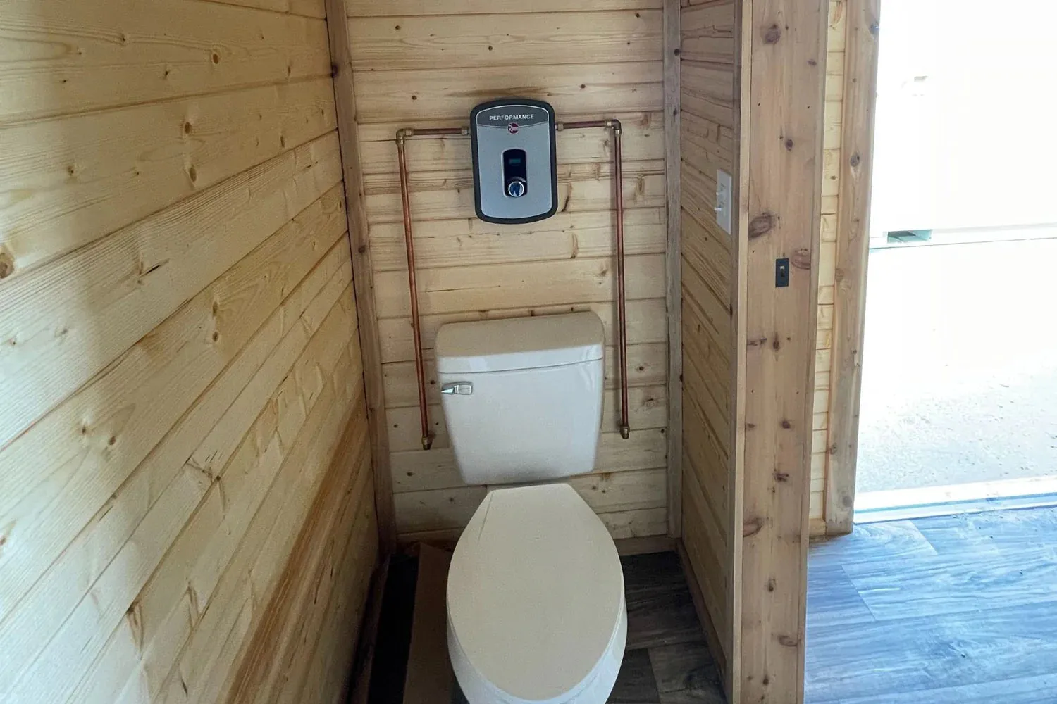 20ft Retreat Cabin Shipping Container (20STRCBN) — photo 5 of 8