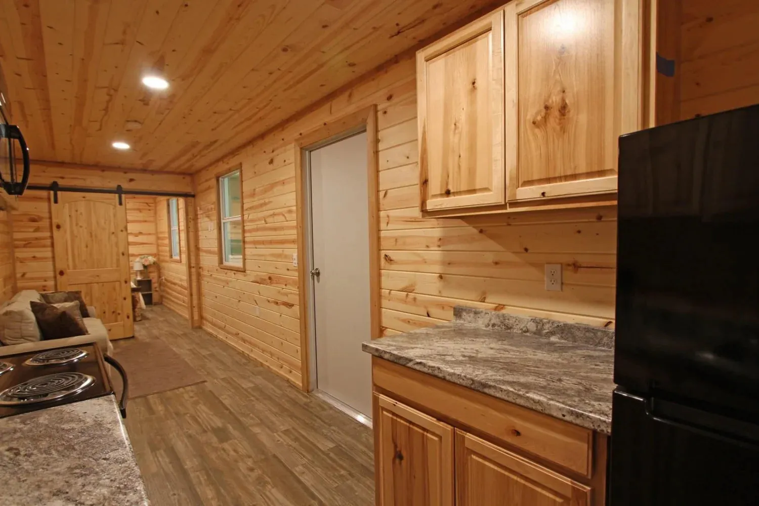 40ft Retreat Cabin Shipping Container (40HCRCBN) — photo 8 of 9