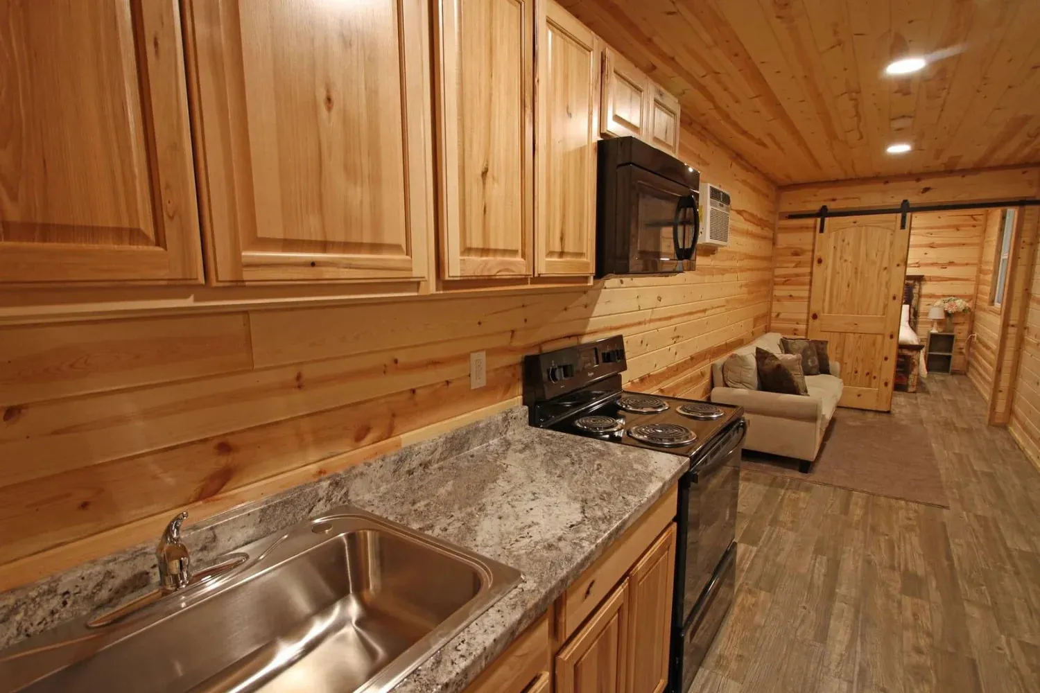 40ft Retreat Cabin Shipping Container (40HCRCBN) — photo 4 of 9