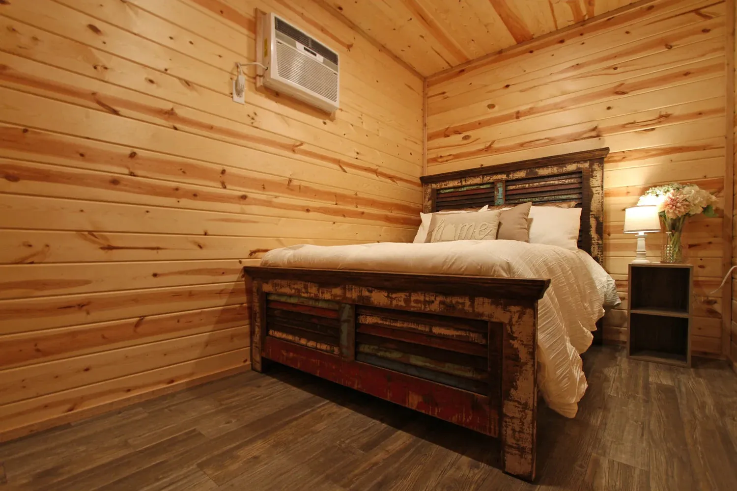 40ft Retreat Cabin Shipping Container (40HCRCBN) — photo 6 of 9