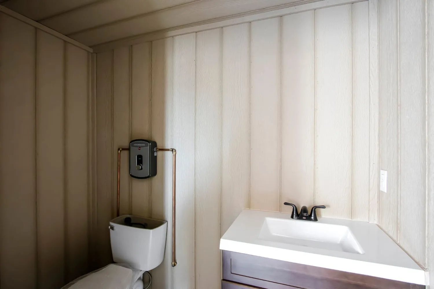 40ft Mobile Office Shipping Container with Bathroom (40HCMOB) — photo 4 of 5