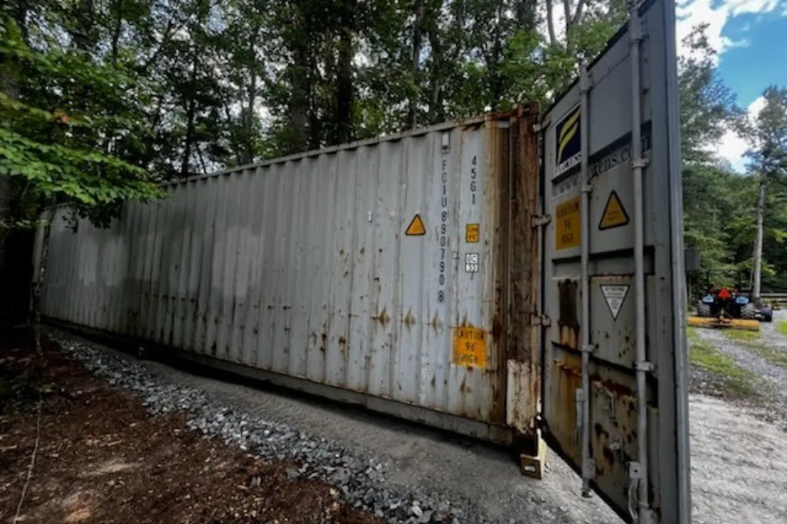 40ft High Cube Economy Grade Shipping Container (40HCUSED) — photo 2 of 3