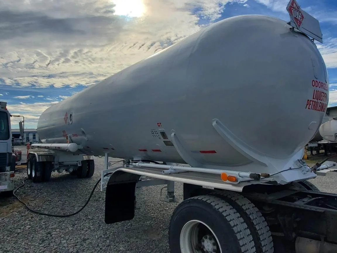 11600 Gallon Industrial Gas Tank Trailer MC-331 LPG LIQUID TANKER — photo 11 of 14