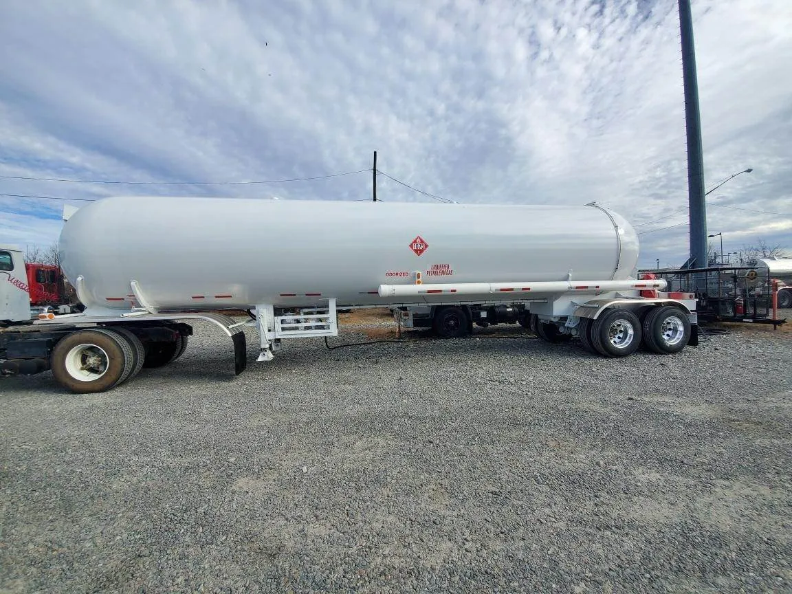 11600 Gallon Industrial Gas Tank Trailer MC-331 LPG LIQUID TANKER — photo 12 of 14