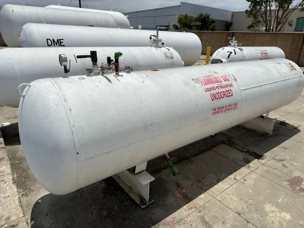1150 Gallon Propane Tanks — photo 2 of 6