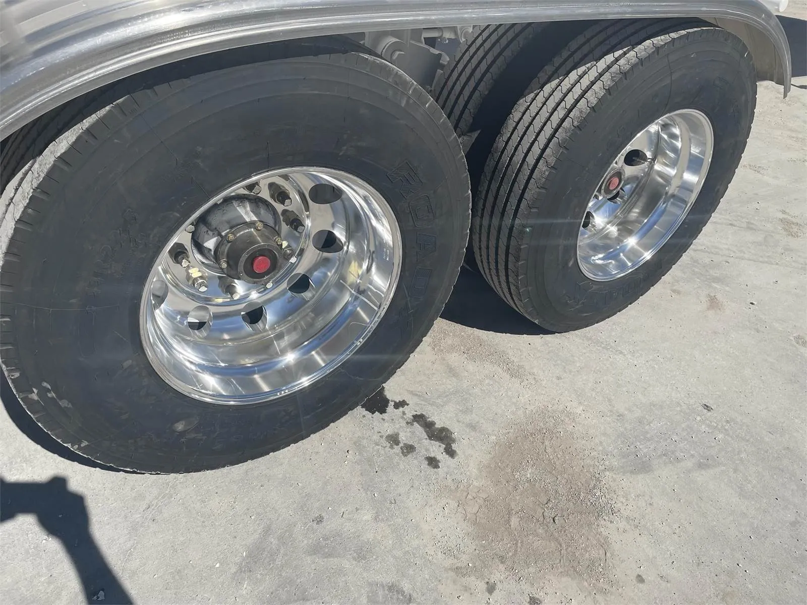 11600 Gallon Industrial Gas Tank Trailer MC-331 LPG LIQUID TANKER — photo 9 of 14