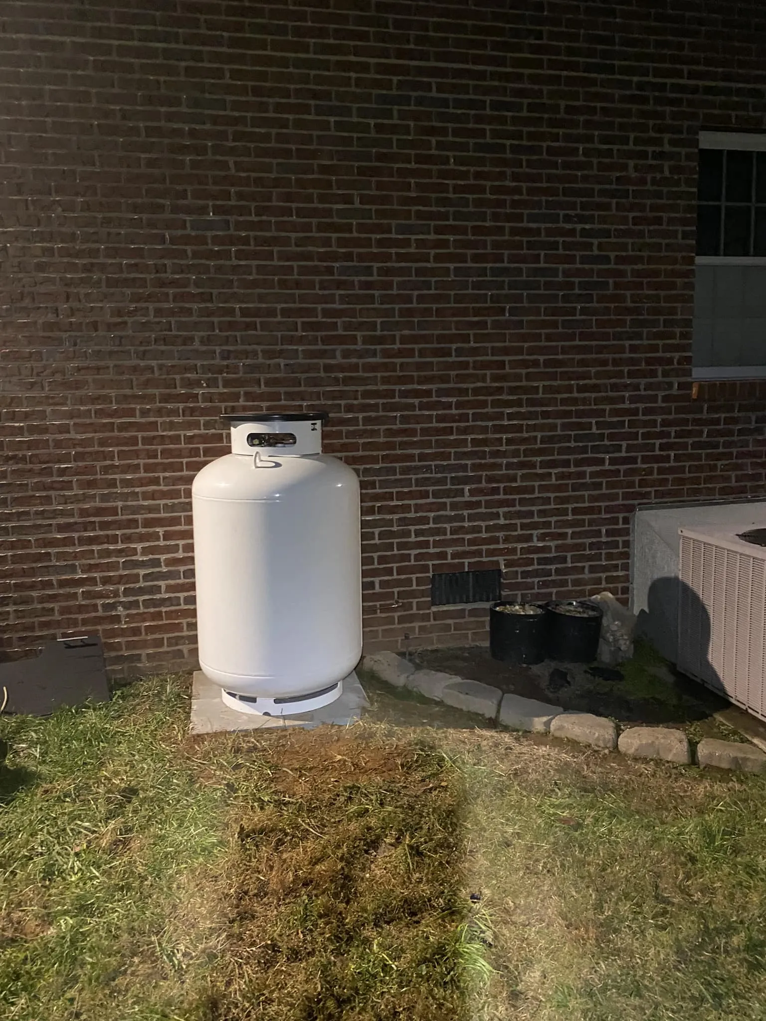 120 Gallon Propane Tanks ASME & DOT — photo 9 of 12