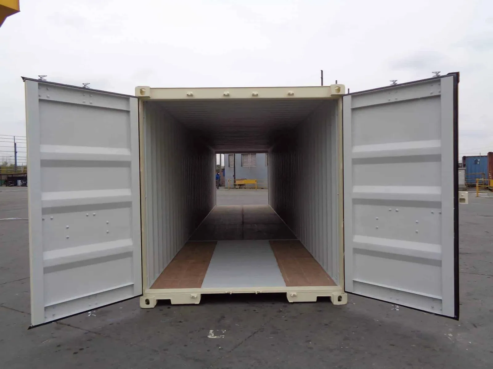 40ft Double Door Standard Shipping Container — photo 5 of 10