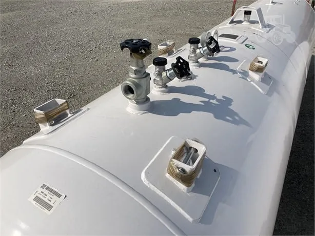 1000 Gallon Nh3 Tanks — photo 2 of 8