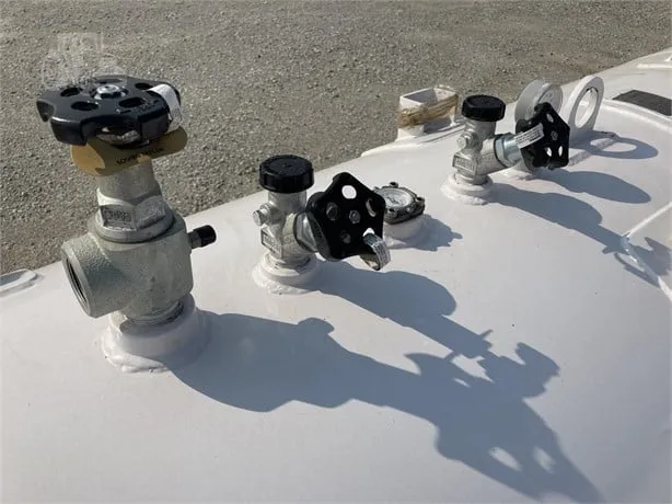 1000 Gallon Nh3 Tanks — photo 4 of 8