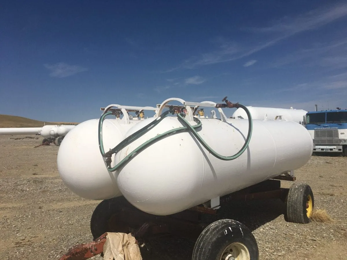 1000 Gallon Nh3 Tanks — photo 7 of 8