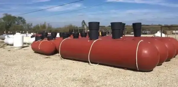 1000 Gallon Underground Propane Tanks — photo 4 of 10