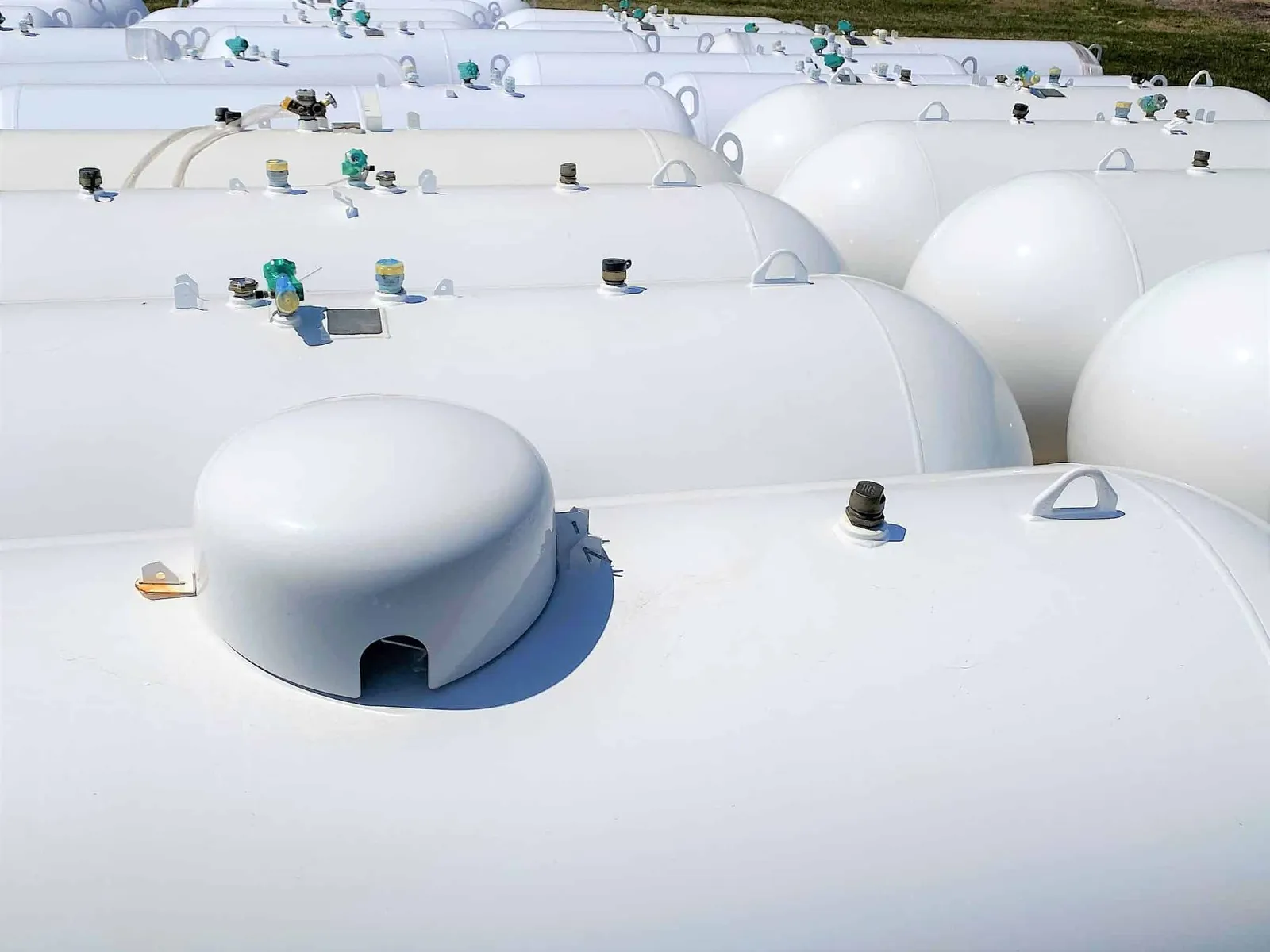 1000 Gallon Propane Tanks ASME & DOT — photo 2 of 12