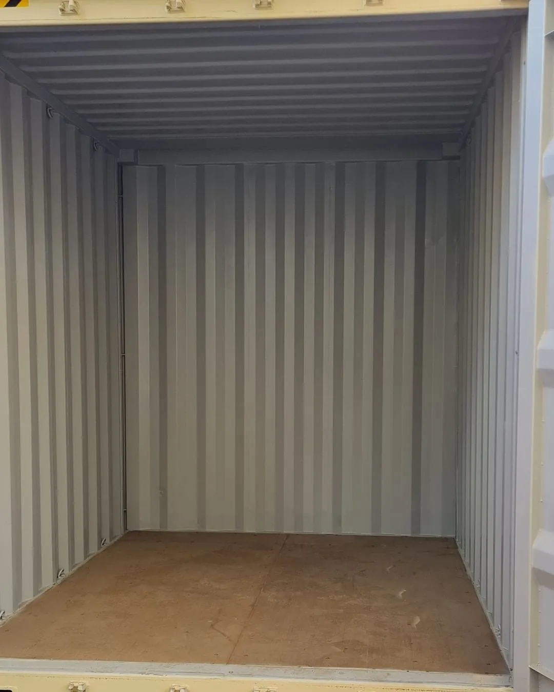 10ft High Cube Shipping Container — photo 4 of 11