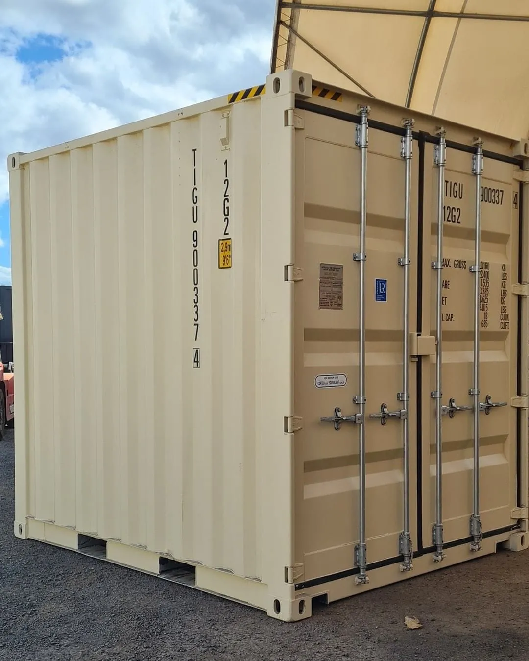 10ft High Cube Shipping Container — photo 3 of 11