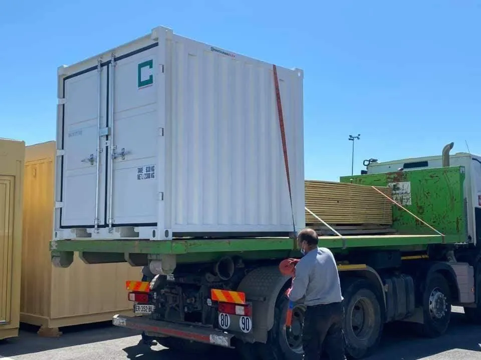 10ft Standard Shipping Container — photo 6 of 8