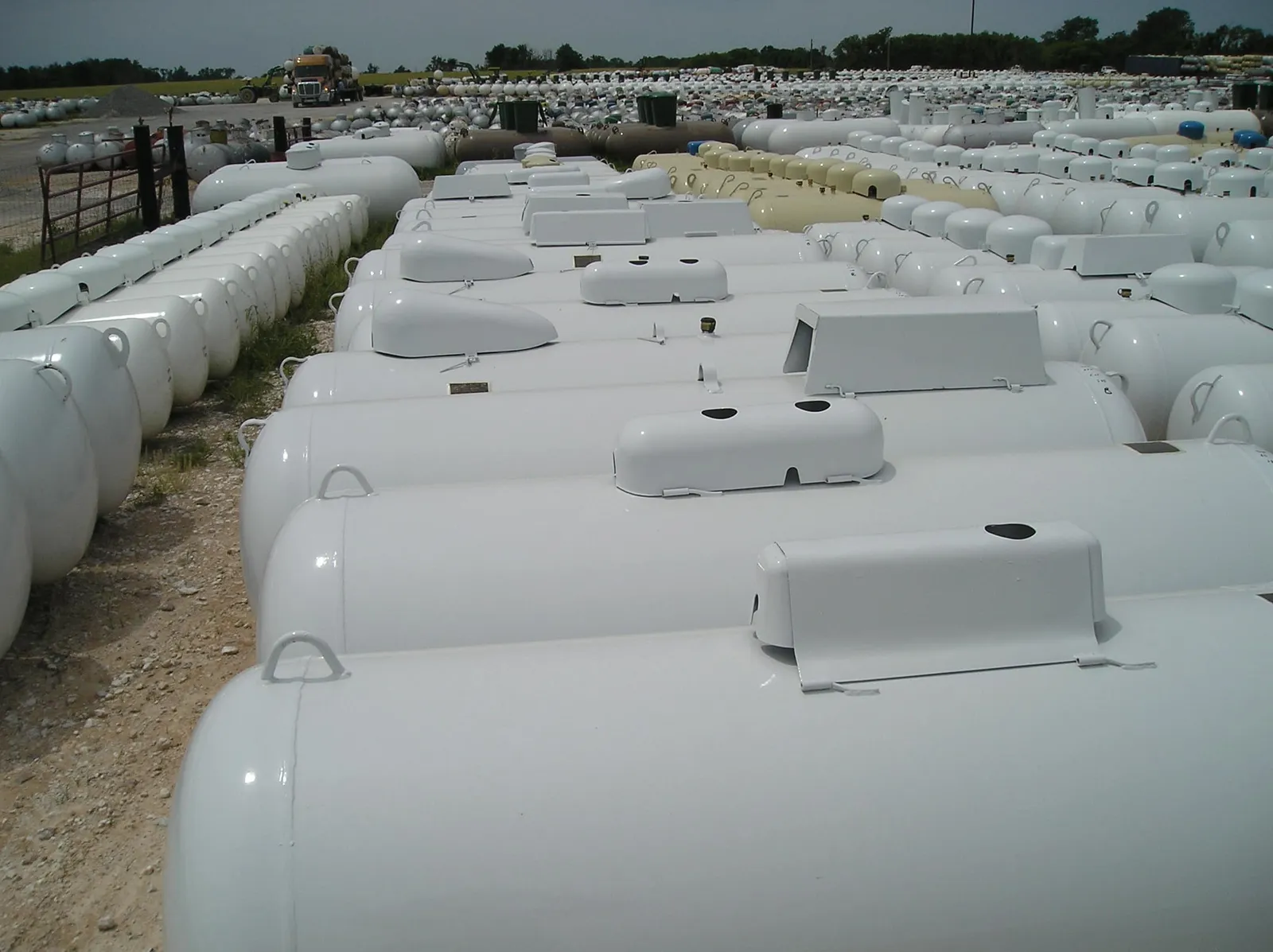 500 Gallon Above Ground Propane Tank, New & Certified — photo 4 of 18