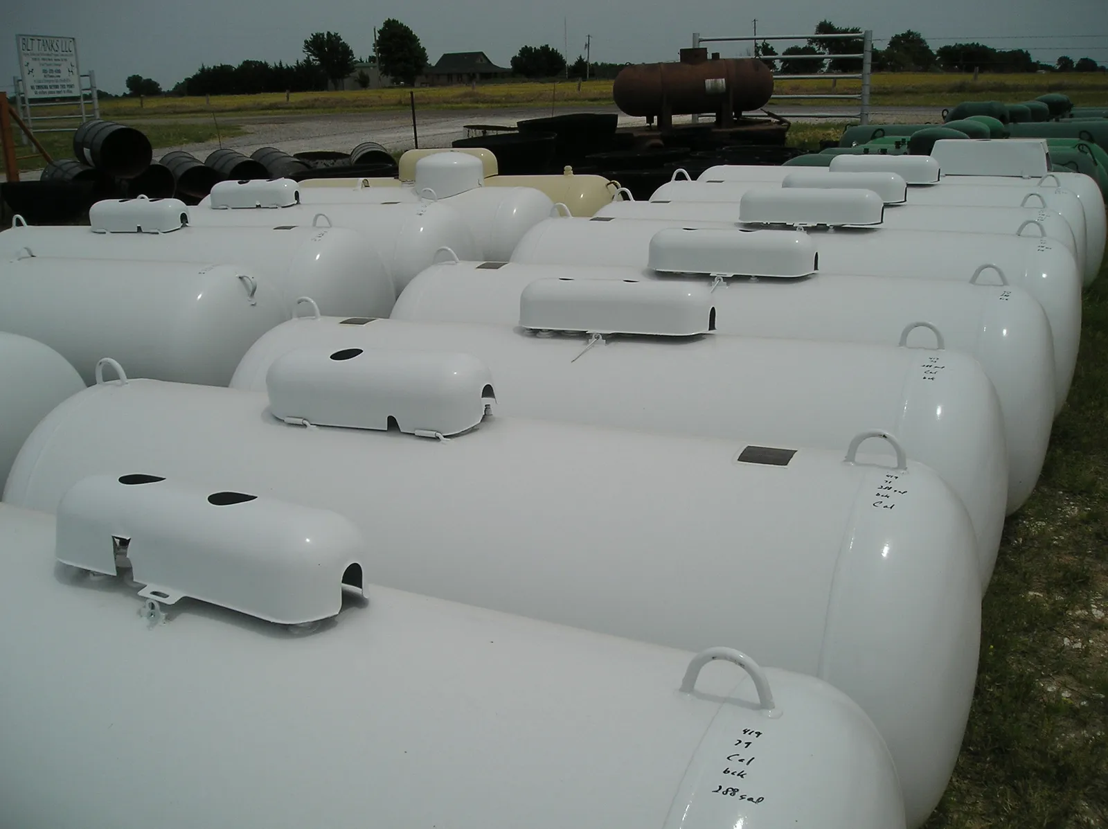 500 Gallon Above Ground Propane Tank, New & Certified — photo 3 of 18
