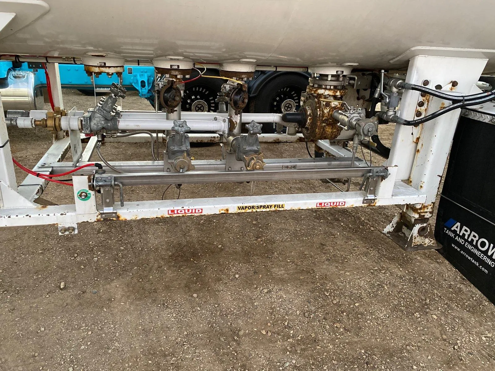 Polar 11600 Gallon Propane Tanks MC-331 LPG LIQUID TANKER — photo 7 of 10