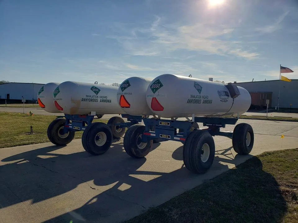 Twin 1000 Gallon Nh3 Tanks — photo 3 of 20