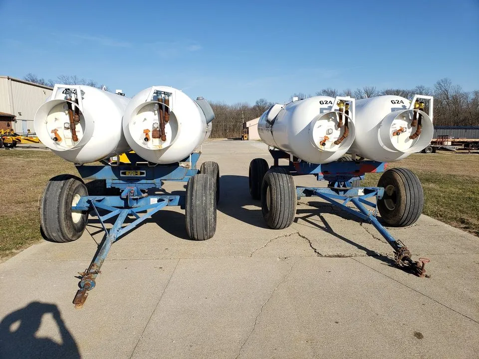 Twin 1000 Gallon Nh3 Tanks — photo 8 of 20