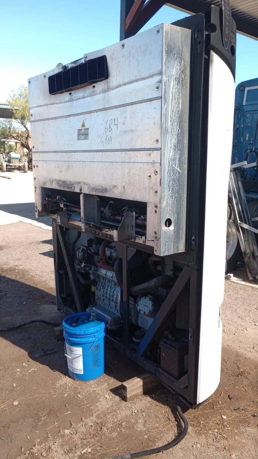 X4 7300R Refrigeration Units — photo 7 of 8