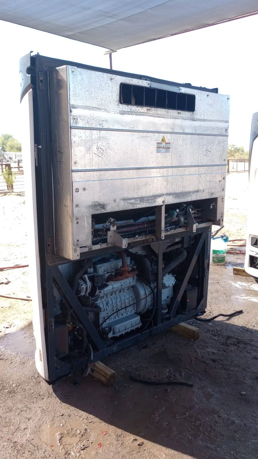X4 7300R Refrigeration Units — photo 8 of 8