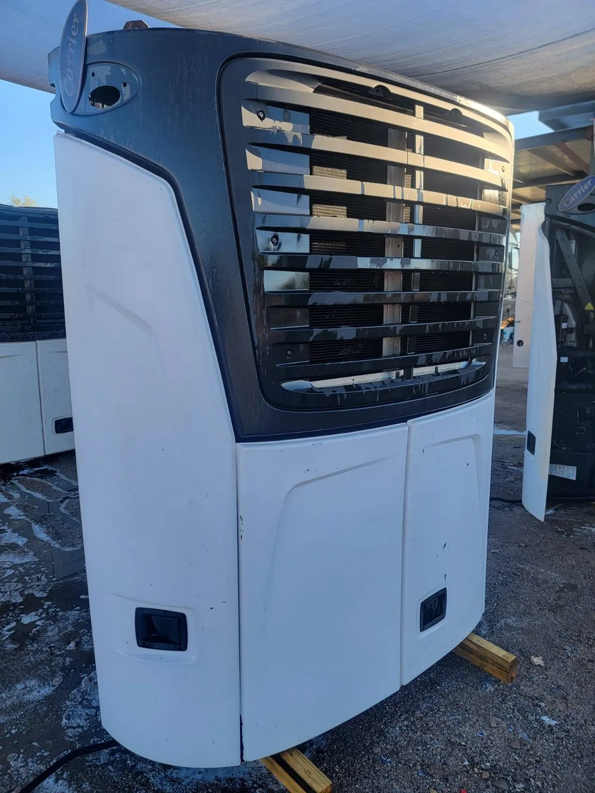 X4 7300R Refrigeration Units — photo 6 of 8