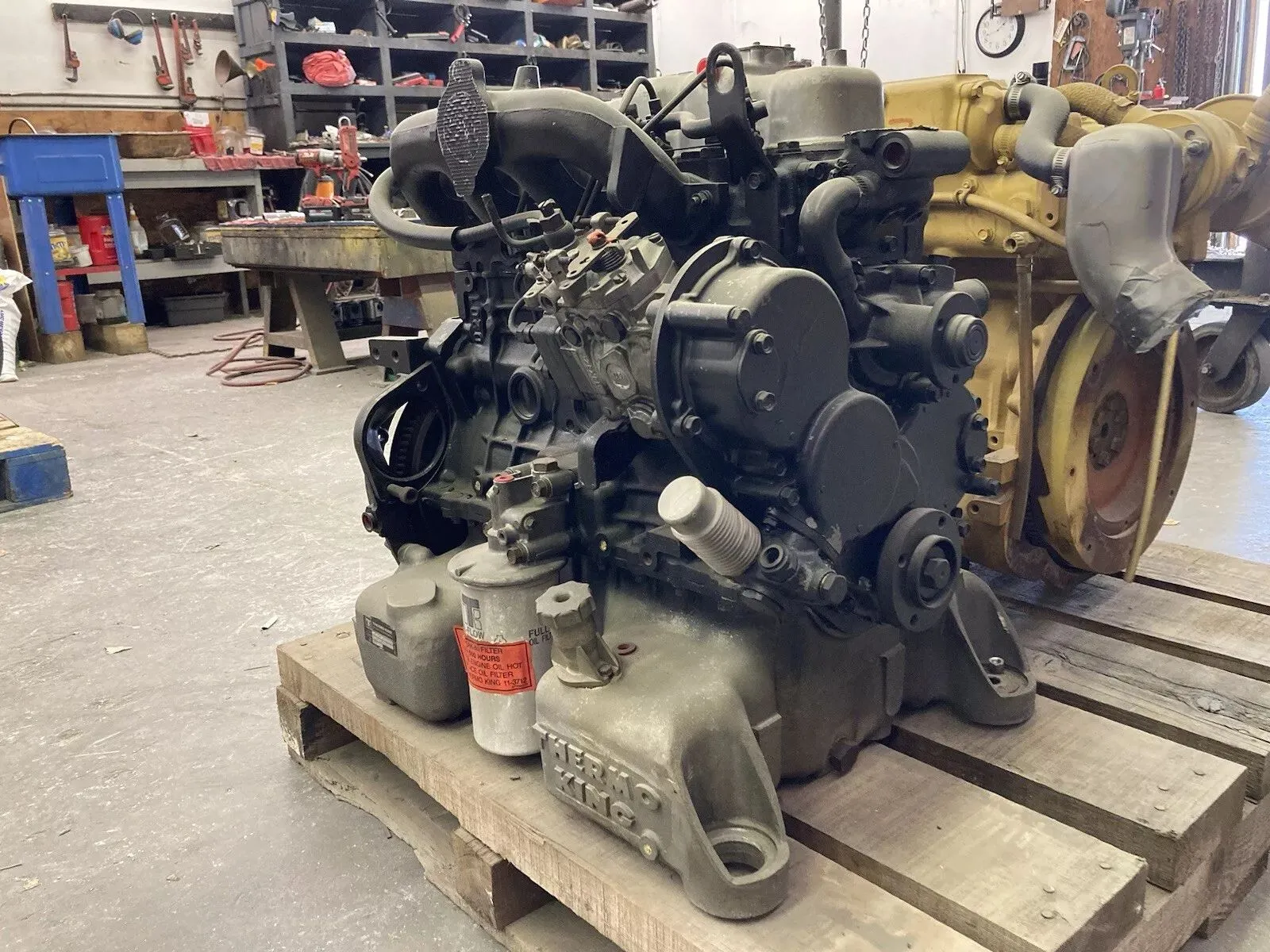 Thermo King Isuzu D201 Engine — photo 4 of 10