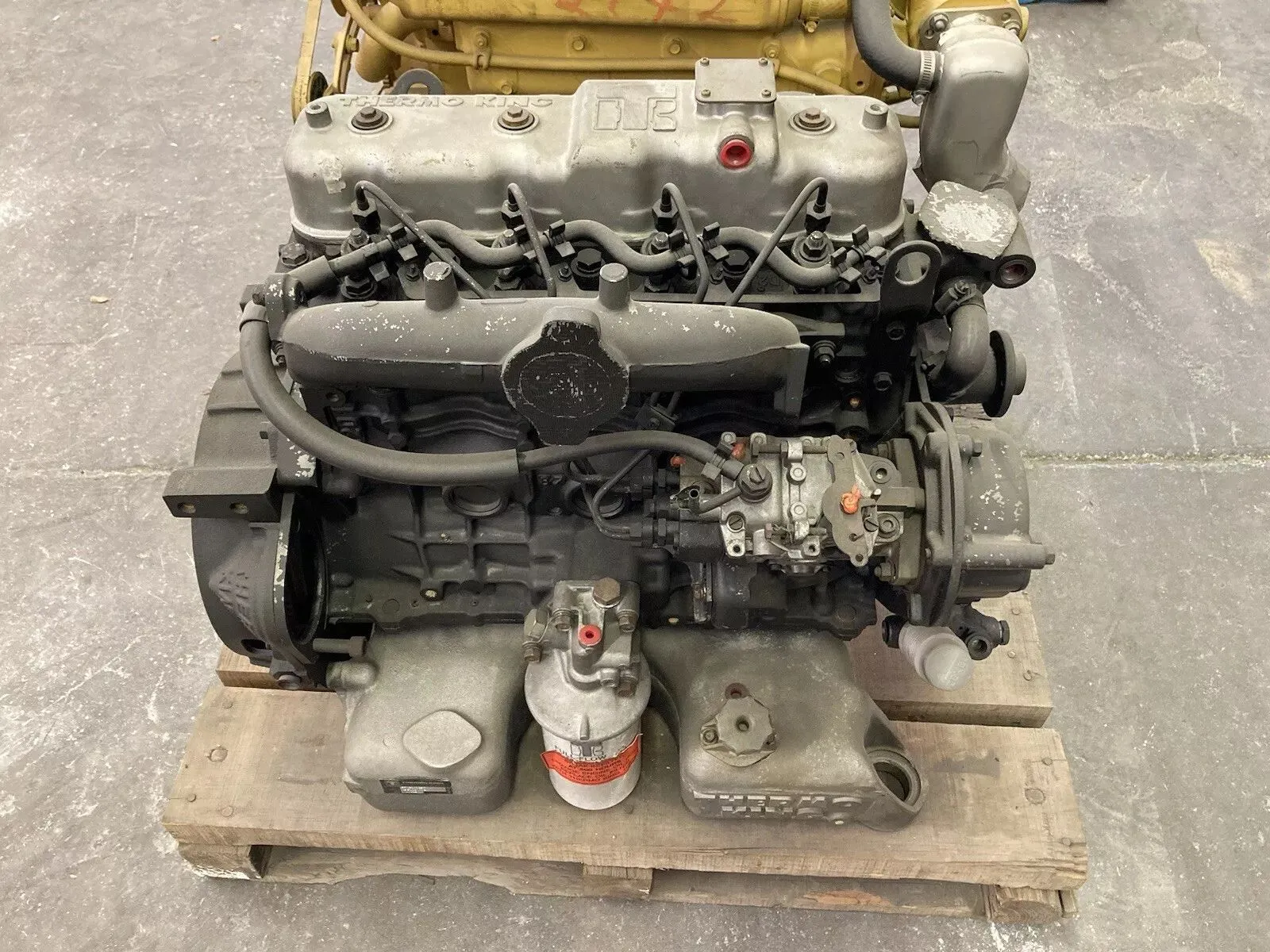 Thermo King Isuzu D201 Engine — photo 9 of 10