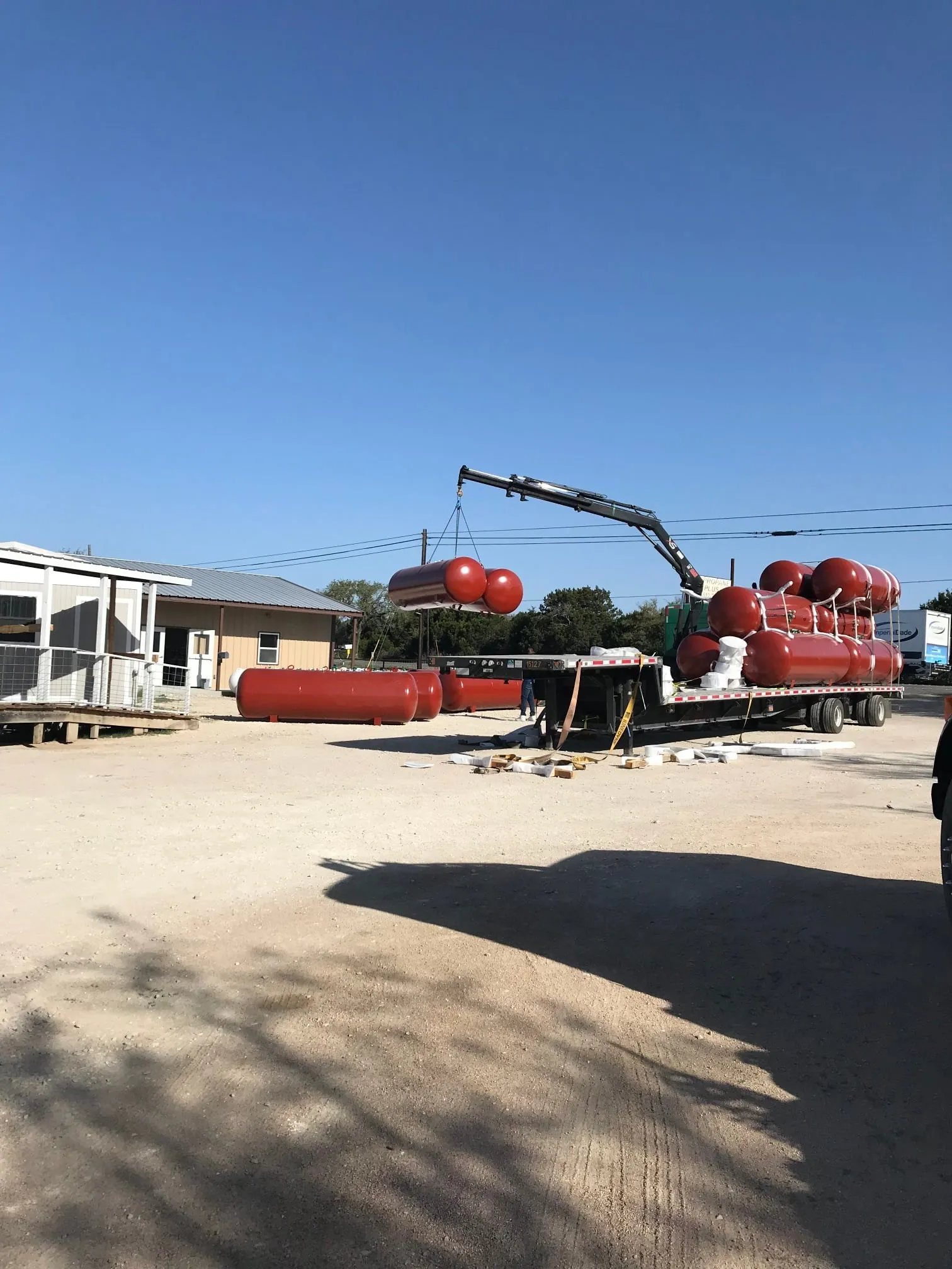 1000 Gallon Above Ground Propane Tank, ASME New — photo 11 of 12