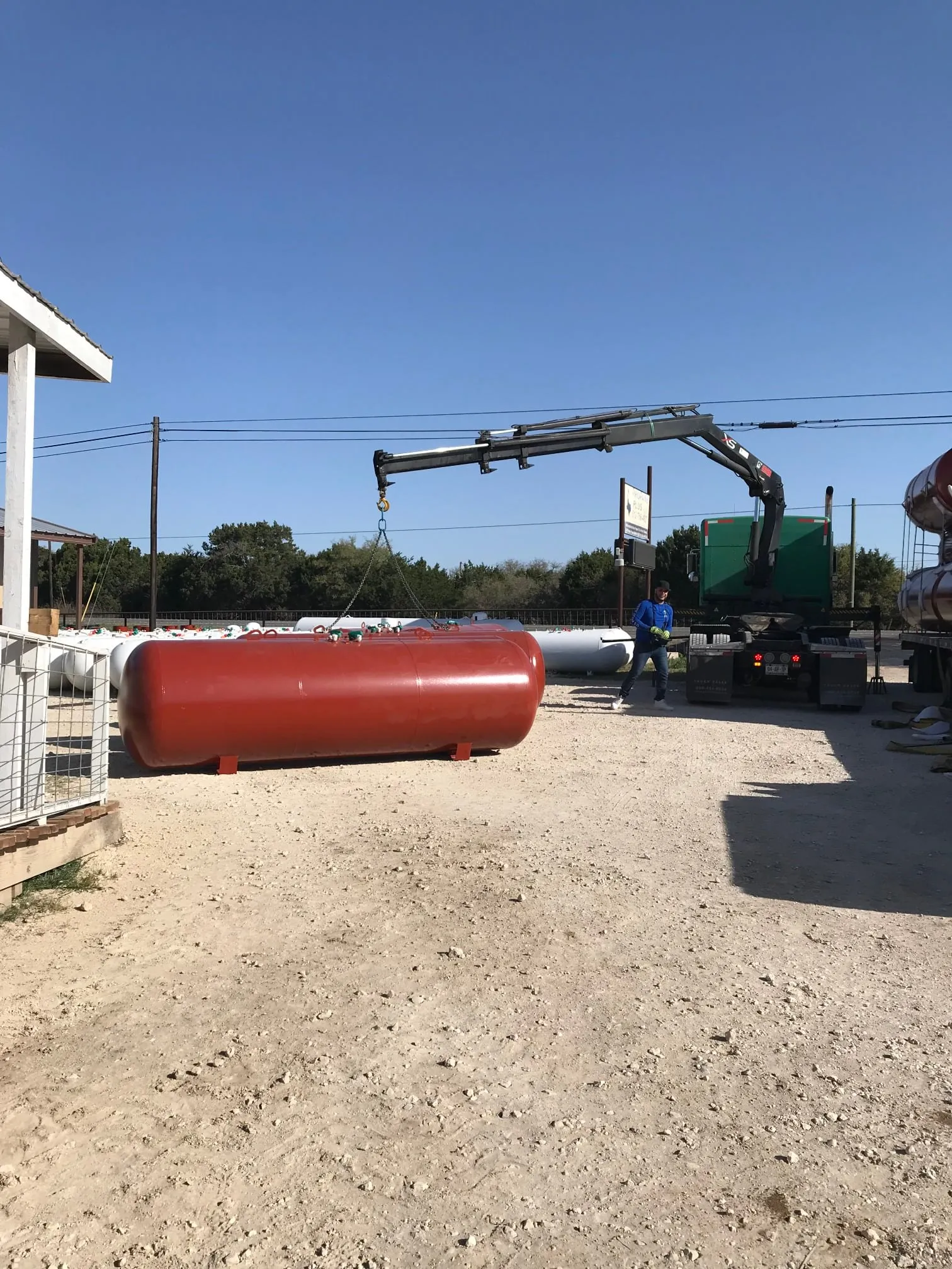 1000 Gallon Above Ground Propane Tank, ASME New — photo 7 of 12