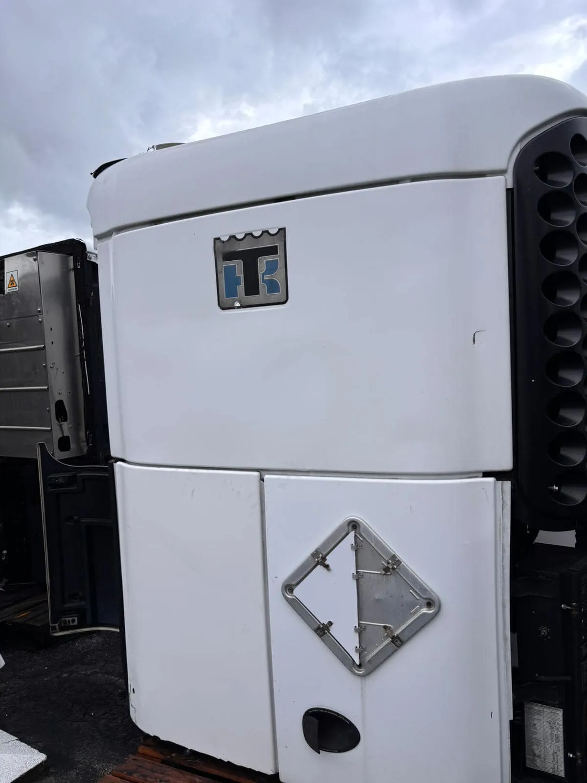 Thermo King SB-110+ Trailer Refrigeration System — photo 8 of 21