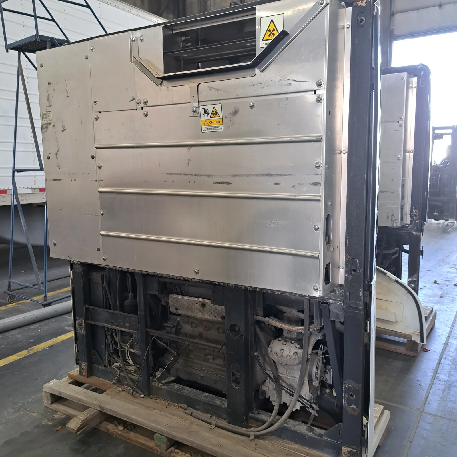 Thermo King SB-230 Trailer Refrigeration System — photo 11 of 18
