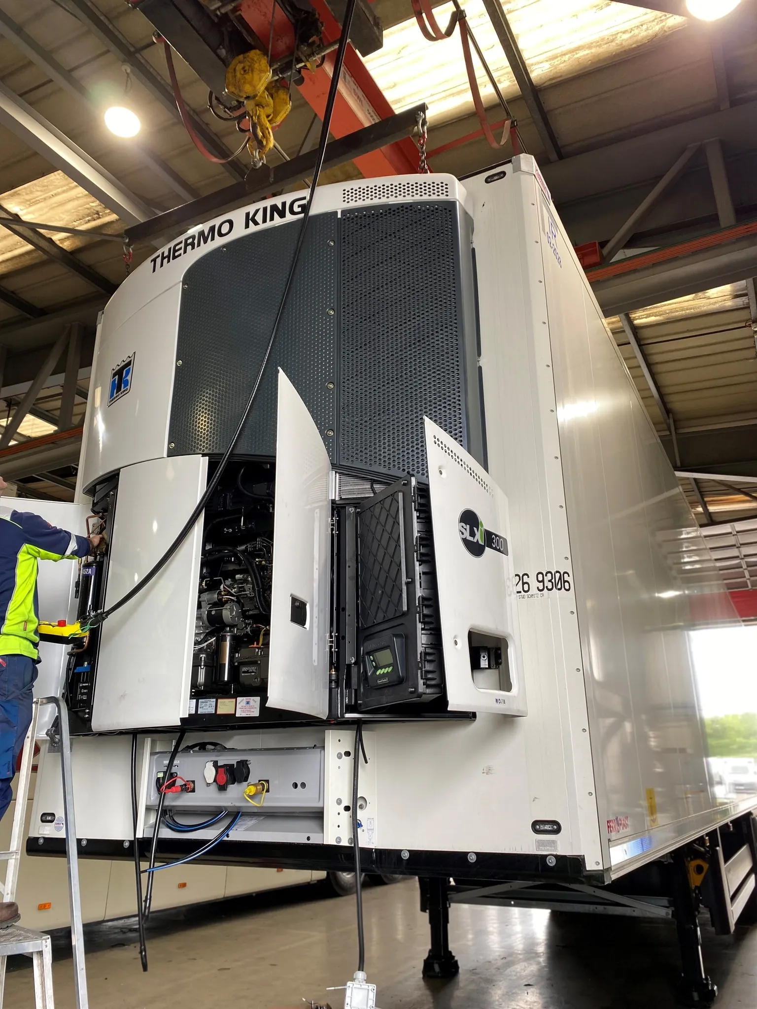 Thermo King SLXi-300 Refrigeration Unit — photo 6 of 8