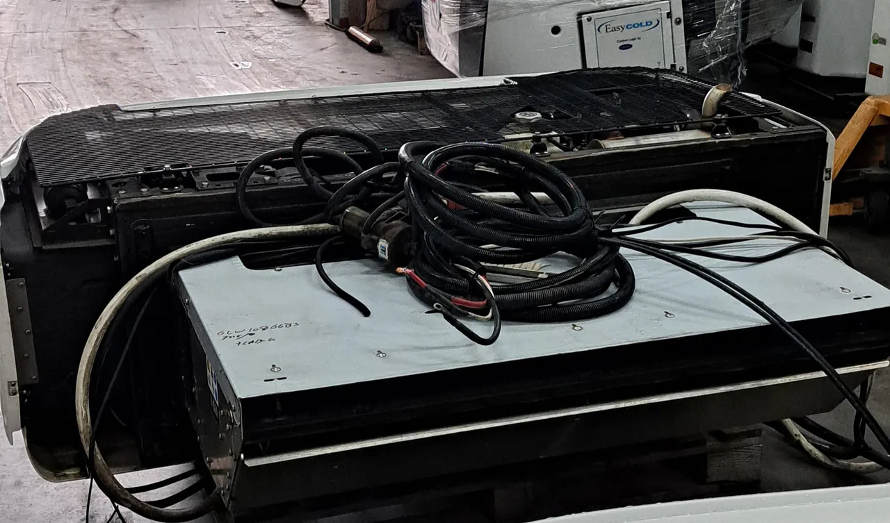 Thermo King T-800R Spectrum Refrigeration Units — photo 8 of 11