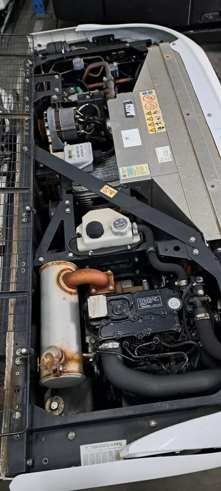 Thermo King T-800R Spectrum Refrigeration Units — photo 6 of 11