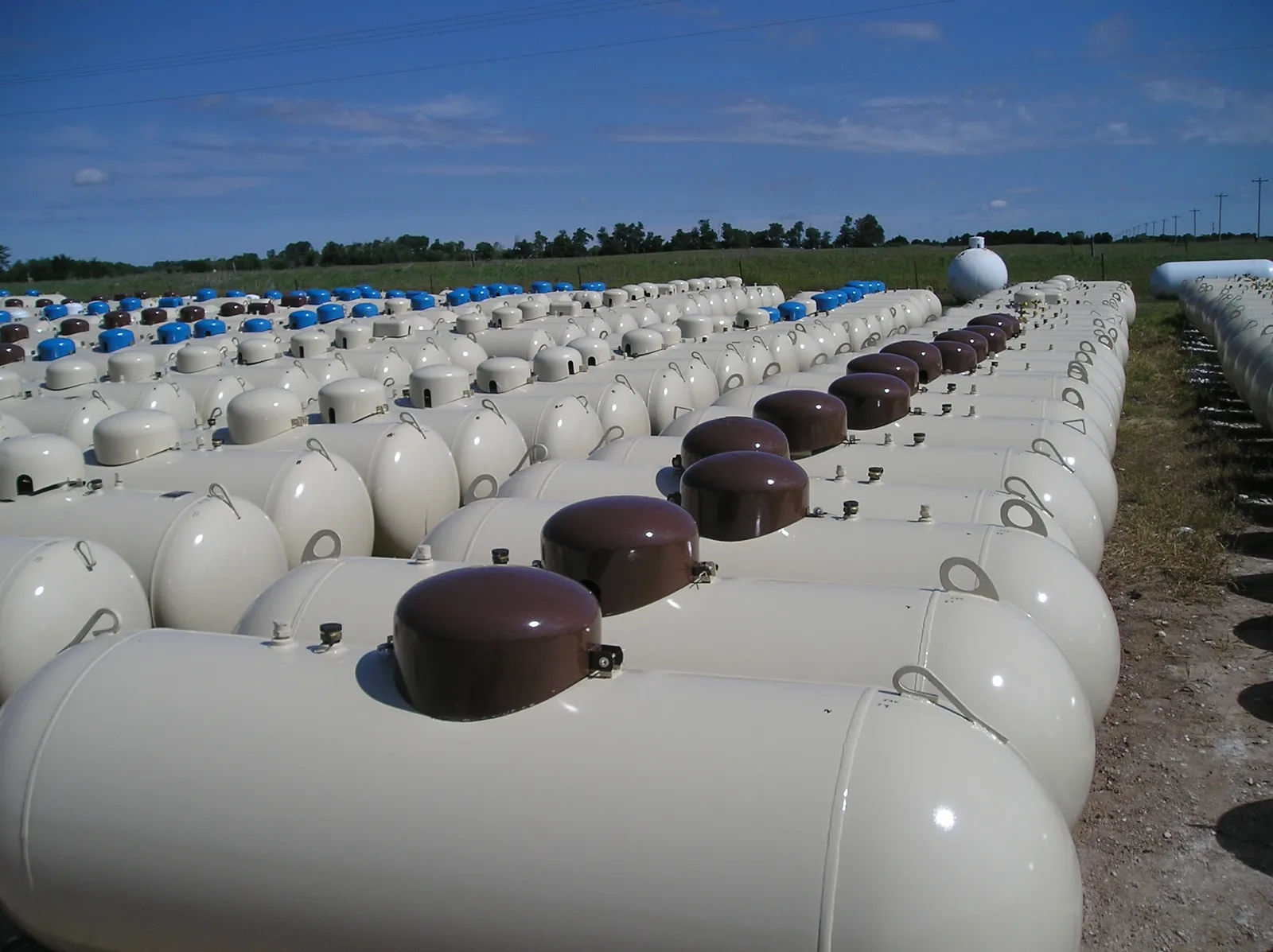 500 Gallon Propane Tank, New & Certified — photo 8 of 15