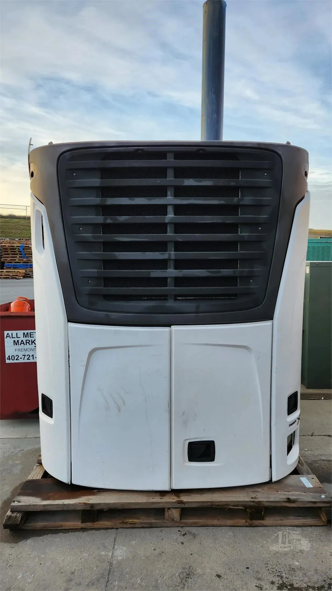 X4 7500R Refrigeration Units — photo 3 of 9
