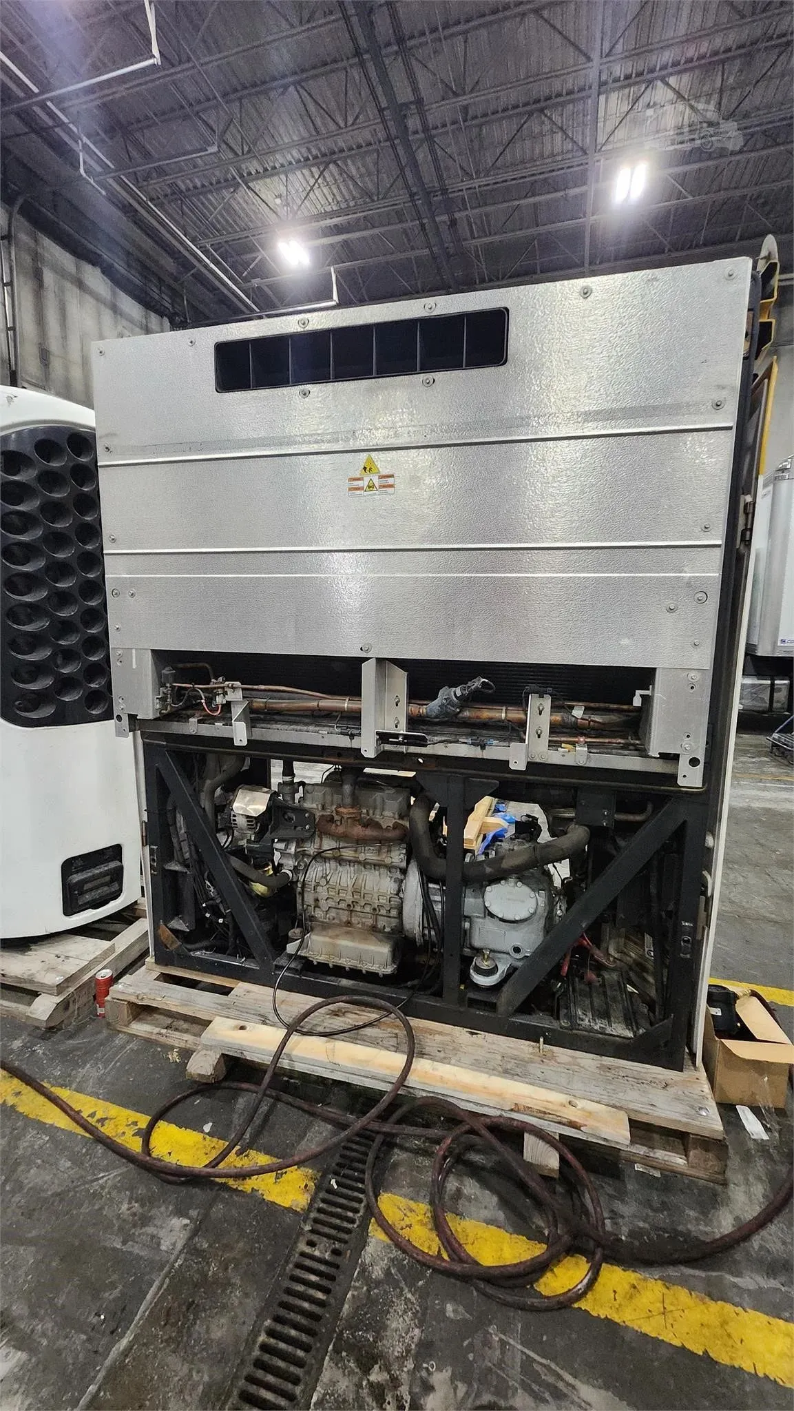 X4 7500R Refrigeration Units — photo 6 of 9