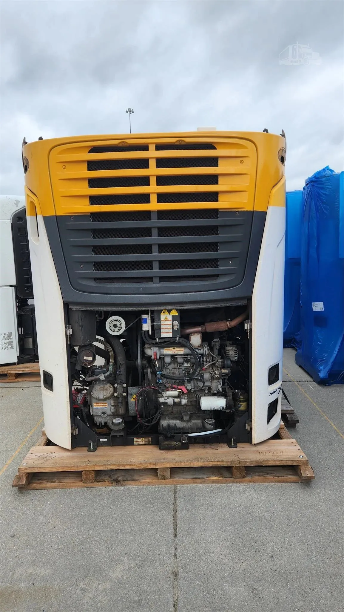 X4 7500R Refrigeration Units — photo 8 of 9